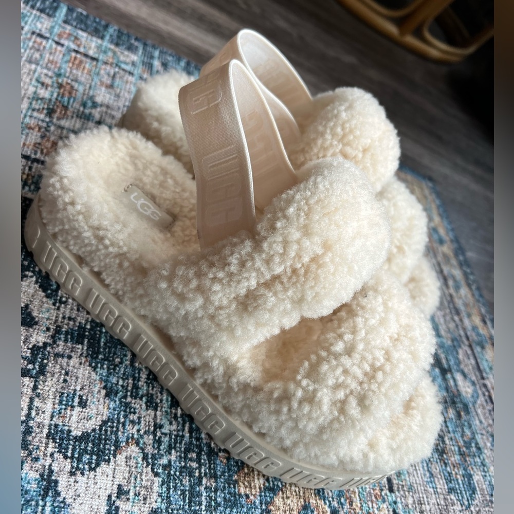 UGG Women's Oh Fluffita Sheepskin Slipper Slide Sandal - Brand New - Size 6